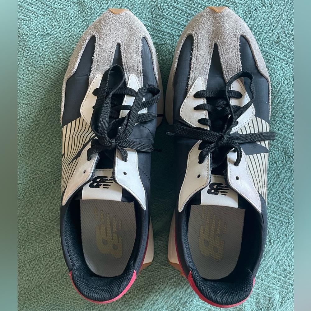 New Balance 327